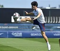 九游体育app-荷甲倒计时；巴黎圣日耳曼今晚止住颓势；细节引发关注；悬念犹存；控场能力受关注(巴塞罗那vs巴黎圣日耳曼)