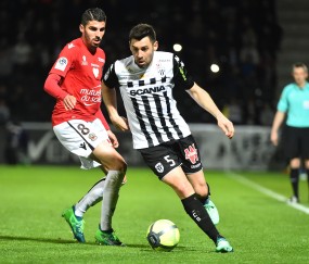 Jiuyou Sports-赛前里昂备战法甲，手感冰凉细节曝光，球迷炸锅，心理建设被强调的简单介绍